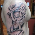 fotó a homokóra tetoválásról, 2017.10.21., №032 - tetováló homokóra -