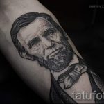 Fotó az amerikai elnök tetováló portréjáról