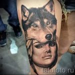 portré tetoválás fotó - lány farkasbőrben