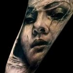 Tetoválás portré - egy szokatlan változata egy nő arcának egy tetoválásban