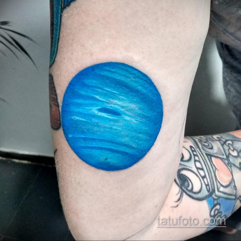 Zdjęcie tatuażu planety 20.07.2021 №128 - tatuaż planety -