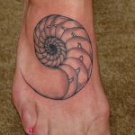 fotó egy kagylótetoválásról, kelt 2017.10.07. №146 - tetoválóhéj -