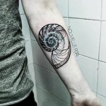 fotó egy kagylótetoválásról, kelt 2017.10.07. №191 - tetoválóhéj -