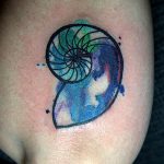 fotó egy kagylótetoválásról, kelt 2017.10.07. №196 - tetoválóhéj -