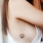 fotó egy kagyló tetoválásról, kelt 2017.10.07. №013 - tetoválóhéj -