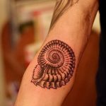 fotó egy kagylótetoválásról, kelt 2017.10.07. №017 - tetoválóhéj -