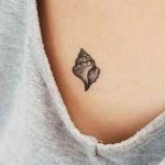 fotó egy kagylótetoválásról, kelt 2017.10.07. №082 - tetoválóhéj -