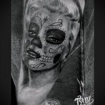 A muertos tattoo # 194 a minta klassz változata, amely jól használható a tetoválás átalakítására és felhelyezésére a karra, mint muertos