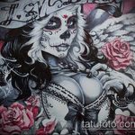 A 133 -as számú muertos tetoválás a minta hűvös változata, amely könnyen használható módosításhoz és alkalmazáshoz, mint egy santa muerte tetoválás