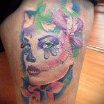 Az 500 -as számú muertos tetoválás a rajz méltó változata, amely sikeresen használható a tetoválás átalakítására és felhelyezésére a karra, mint muertos