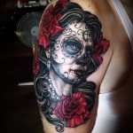 A muertos tetoválás # 237 a minta klassz változata, amely sikeresen használható az alkar tetoválásának megváltoztatására és alkalmazására, mint muertos