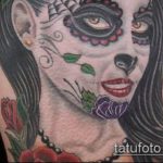 A 661 -es számú muertos tetoválás a minta klassz változata, amely jól használható a feldolgozásra és a santa muerte tetováláshoz