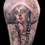 A muertos tetoválás # 317 a minta klassz változata, amely jól használható az alkar tetoválásának véglegesítésére és alkalmazására, mint muertos