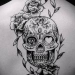 muertos tetoválás 777 - a minta hűvös változata, amely jól használható a muertos tetoválás módosításához és alkalmazásához