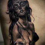 A 99 -es számú muertos tetoválás a minta klassz változata, amely sikeresen használható muertos tetoválásként történő feldolgozásra és alkalmazásra