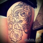 A 297 -es számú muertos tetoválás a minta érdekes változata, amely sikeresen használható a santa muerte tetoválás feldolgozásához és alkalmazásához