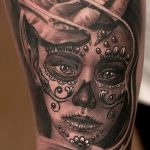 A 49 -es számú muertos tetoválás a minta hűvös változata, amely sikeresen használható a maszkok feldolgozására és alkalmazására, mint muertos tetoválás
