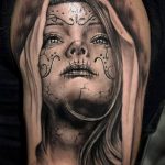 A 311 -es számú muertos tetoválás a minta méltó változata, amely sikeresen használható feldolgozásra és muertos tetoválásként történő felhelyezésre a karon