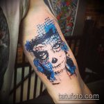 166 -os számú muertos tetoválás - a minta egyedi változata, amely sikeresen használható feldolgozásra és muertos tetoválásként történő alkalmazásra az alkaron