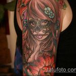 A 606 -os számú muertos tetoválás a minta hűvös változata, amely jól használható módosításra és alkalmazásra, mint egy santa muerte tetoválás