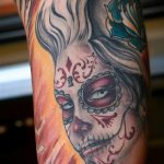 A muertos tetoválás # 448 a minta egyedülálló változata, amely könnyen használható a véglegesítéshez és a santa muerte tetováláshoz