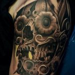 A steampunk tetoválás # 484 a minta klassz változata, amely sikeresen használható a gerinc átalakítására és alkalmazására steampunk tetoválásként