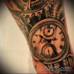 A steampunk tetoválás # 385 a minta hűvös változata, amely sikeresen használható feldolgozásra és felhelyezésre steampunk tetoválásként az alkarra