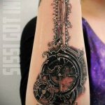 A steampunk tetoválás # 613 a minta klassz változata, amely sikeresen használható változtatásra és alkalmazásra, mint steampunk tetoválás az alkaron