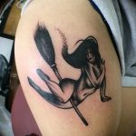 fotó a 395 -ös boszorkány tetoválásról - a kép hűvös változata, amely sikeresen használható a boszorkány tetoválás rajzfilm feldolgozásához és alkalmazásához