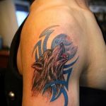 fénykép egy üvöltő farkas tetoválásról, 509. szám - a minta klassz változata, amely sikeresen használható egy üvöltő farkas finomítására és felhelyezésére a hátára, mint egy tetoválás