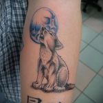 fénykép egy üvöltő farkas tetoválásról №898 - a minta hűvös változata, amely sikeresen használható egy üvöltő tetoválás finomítására és alkalmazására, mint egy farkas