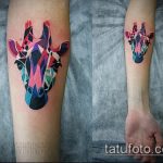 Fajna wersja gotowego tatuażu żyrafy - rysunek nadaje się do tatuażu żyrafy na plecach