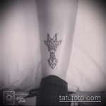 Ważna wersja wykonanego tatuażu żyrafy - rysunek nadaje się do tatuażu żyrafy na żyrafie na palcu