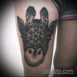 Fajna wersja wytatuowanej żyrafy - rysunek nadaje się do tatuażu żyrafa jeż żyrafa