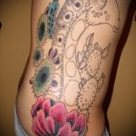 Fajna wersja istniejącego tatuażu żyrafy - rysunek nadaje się do tatuażu żyrafy na plecach