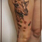 Ważna wersja istniejącego tatuażu żyrafy - rysunek nadaje się do tatuażu żyrafy na rekinie