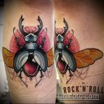 Egy egyedülálló példa egy bogár tetoválásra - a rajz alkalmas egy bogár tetoválásra az ujján