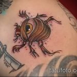 Jó példa a kész bogár tetoválásra - a rajz alkalmas bogár tetoválásra a csuklón