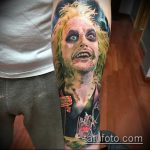 A kivitelezett bogár tetoválás klassz változata - a rajz alkalmas egy skarabeus bogár tetováláshoz