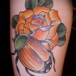 A tetovált bogár tetoválás hűvös változata - a rajz alkalmas egy skarabeus bogár tetováláshoz