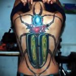 Eredeti példa egy bogár tetoválásra - a rajz alkalmas egy skarabeus bogár tetoválásra