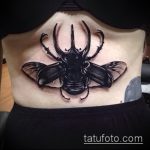 Az alkalmazott bogár tetoválás hűvös változata - a rajz alkalmas egy bogár tetováláshoz egy levélből