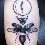 A meglévő bogár tetoválás érvényes változata - a rajz alkalmas a lábán lévő bogár tetoválásra