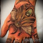 A kész bogár tetoválás tesztverziója - a rajz alkalmas bogár tetováláshoz a csuklón