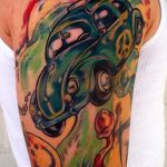 A végrehajtott bogár tetoválás tesztverziója - a rajz alkalmas egy kereszttel ellátott bogár tetováláshoz