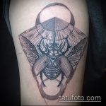 Egy érdekes példa egy bogár tetoválásra - a rajz alkalmas a lábán lévő bogár tetoválásra