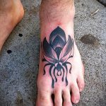 A kész bogár tetoválás hűvös változata - a rajz alkalmas bogár tetoválásra a vállán