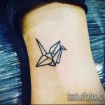 Eredeti példa egy kész darutetoválásra - a rajz alkalmas darutetoválásra a tenyéren