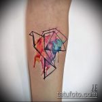 A meglévő darutetoválás klassz példája - a rajz alkalmas a hátán lévő darutetováláshoz