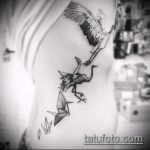 A meglévő darutetoválás klassz változata - a rajz alkalmas origami darutetováláshoz